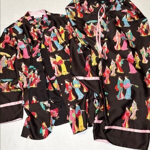 Natori geisha 2 piece pajama set in size medium